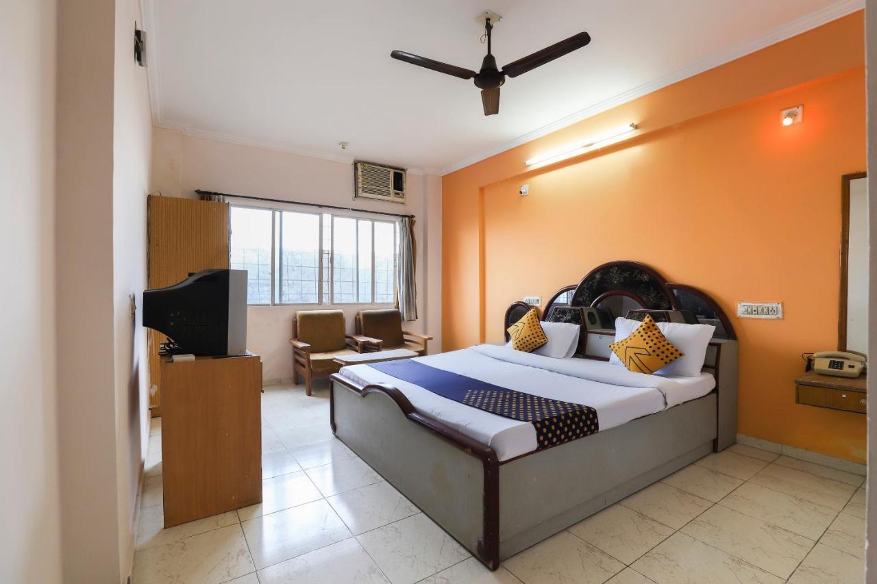 Spot On Hotel Shyam Inn Halol Exterior photo