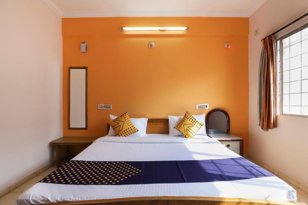 Spot On Hotel Shyam Inn Halol Exterior photo