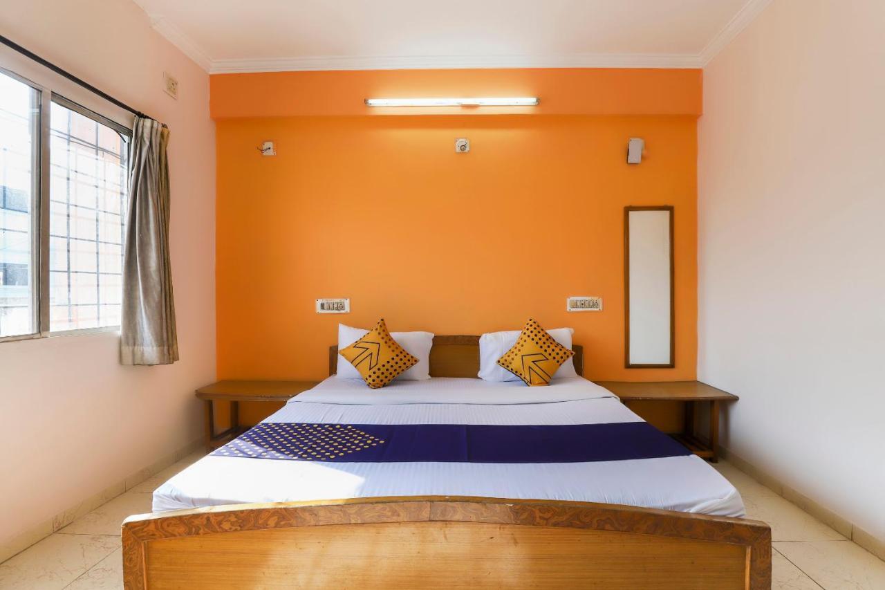 Spot On Hotel Shyam Inn Halol Exterior photo