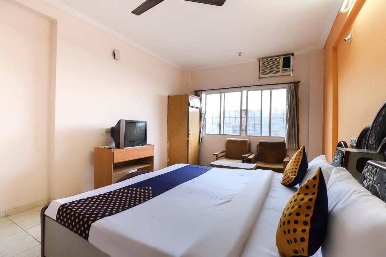 Spot On Hotel Shyam Inn Halol Exterior photo