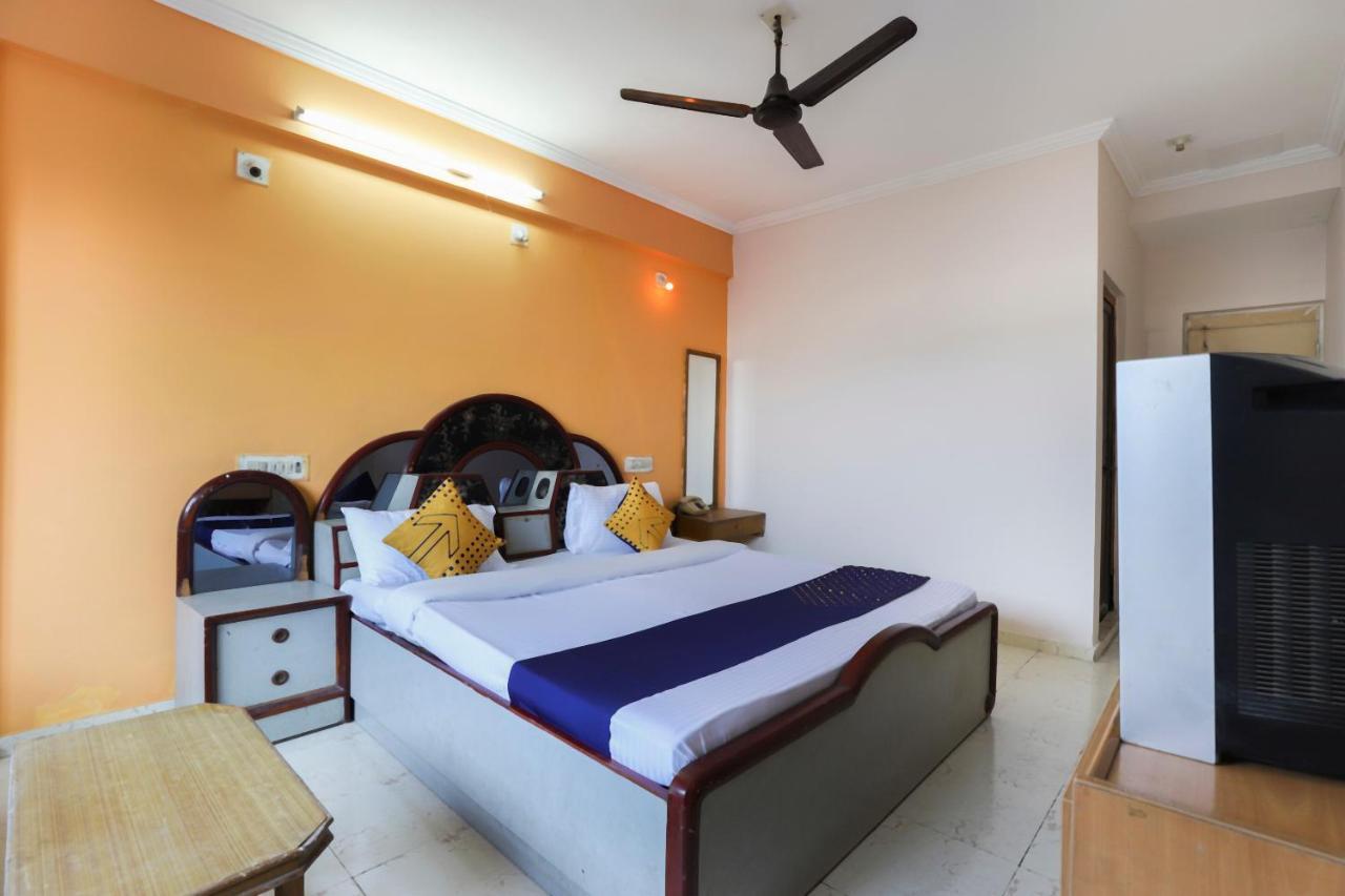 Spot On Hotel Shyam Inn Halol Exterior photo
