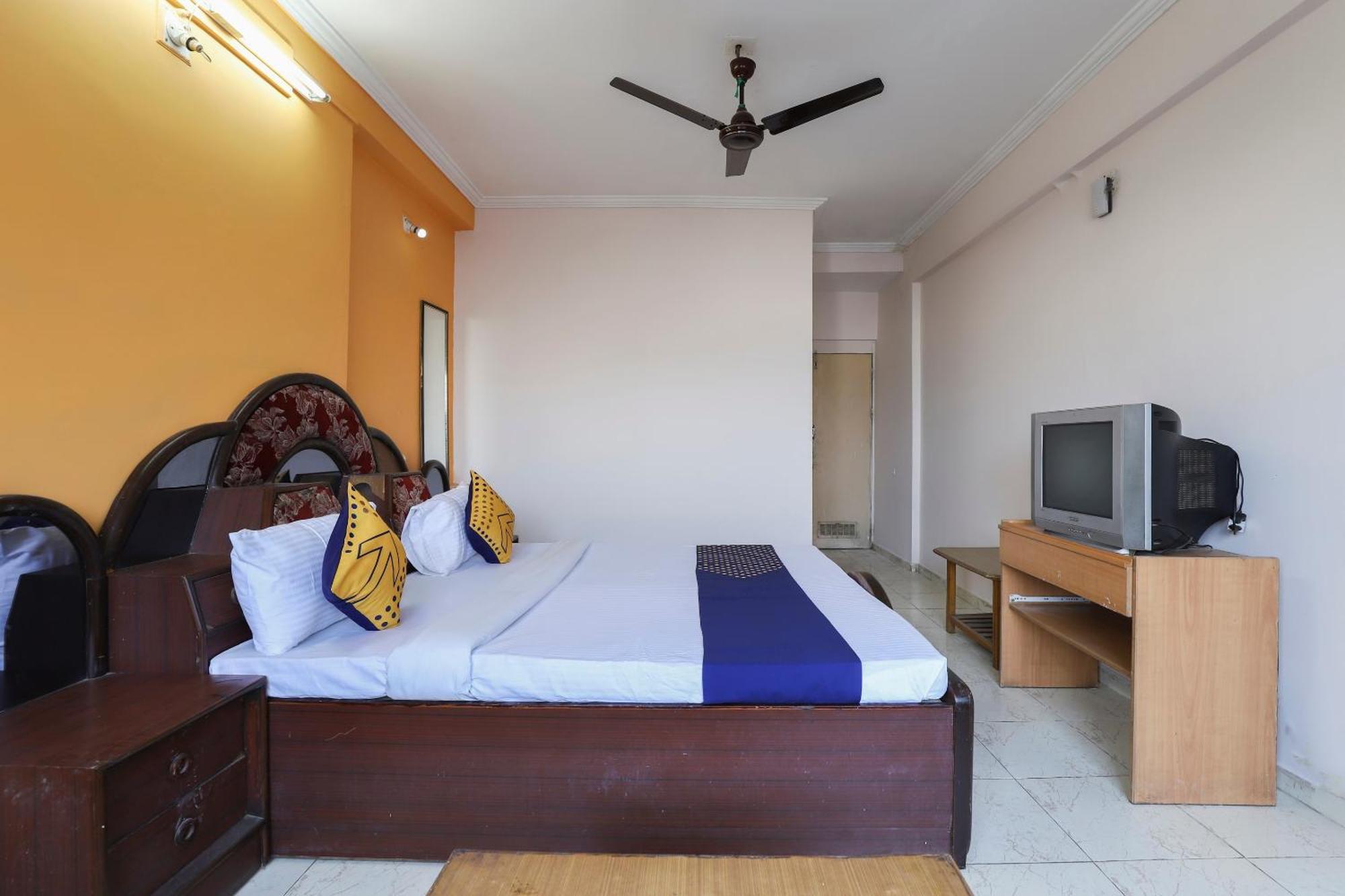 Spot On Hotel Shyam Inn Halol Exterior photo