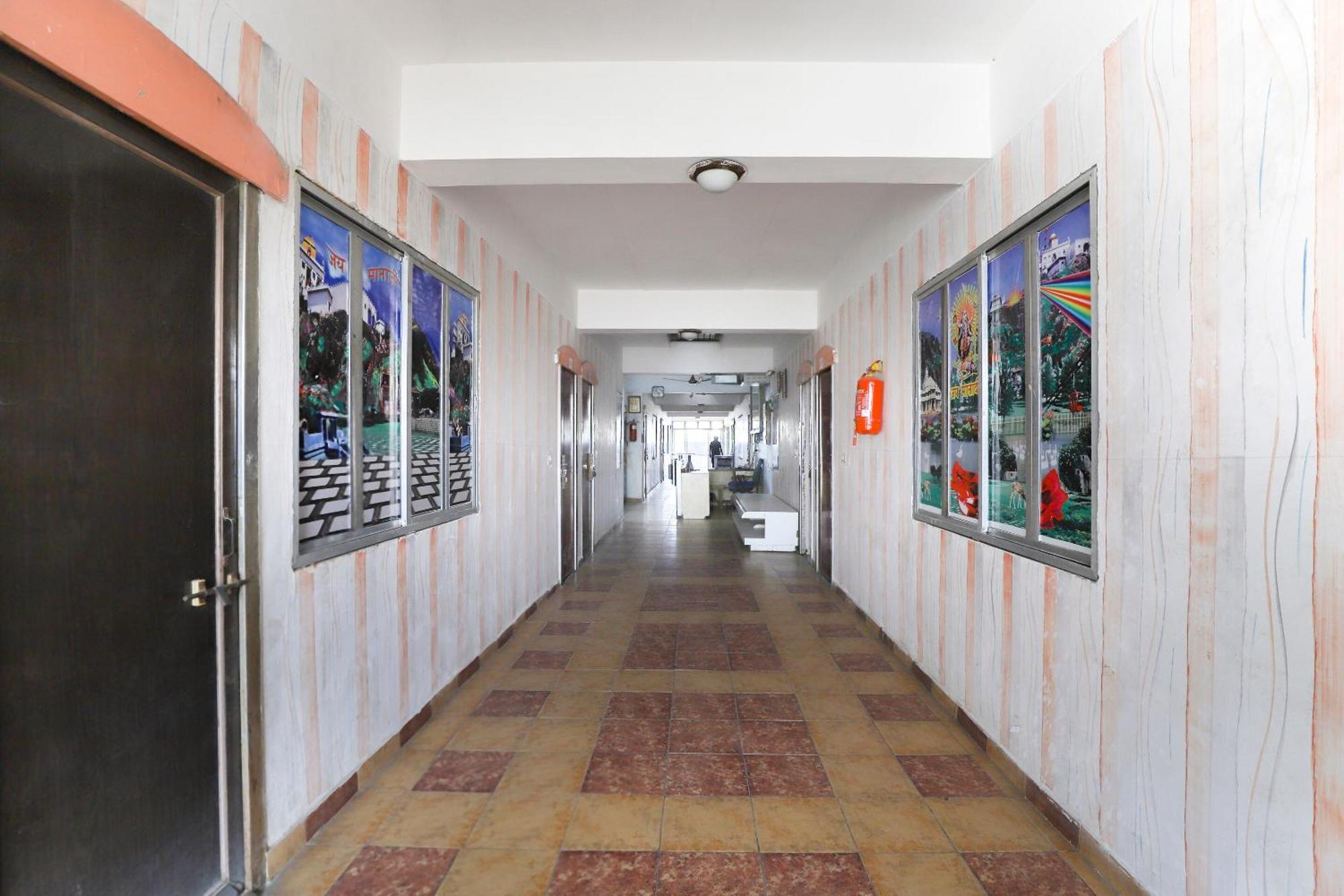Spot On Hotel Shyam Inn Halol Exterior photo